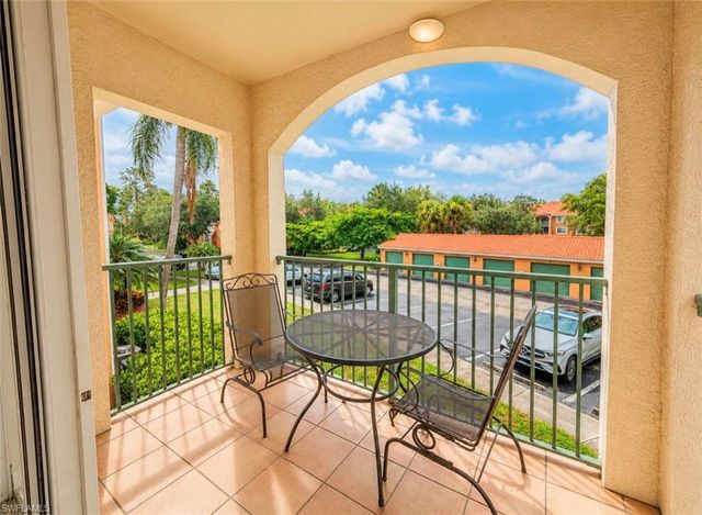 1265 Wildwood Lakes BLVD 201, Naples, FL 34104