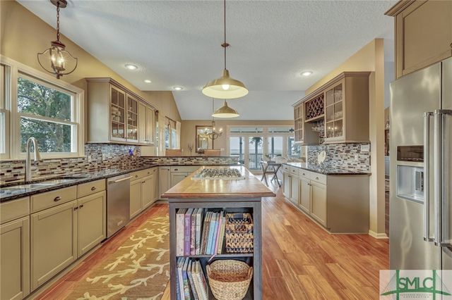 777 E 1st Street, Midway, GA 31320