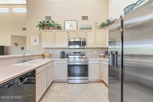 164 N Cobalt Drive, Green Valley, AZ 85614