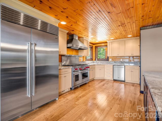 590 Boulder Ridge, Lake Lure, NC 28746