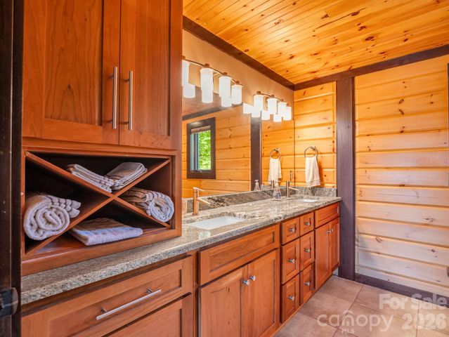 590 Boulder Ridge, Lake Lure, NC 28746