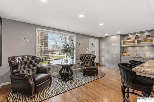 6724 Davenport Street, Omaha, NE 68132