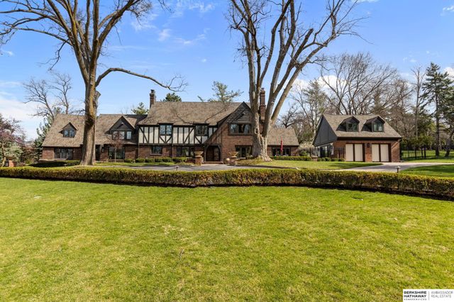 6724 Davenport Street, Omaha, NE 68132