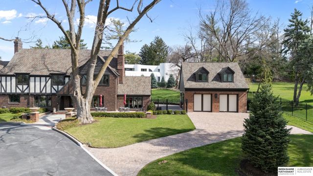 6724 Davenport Street, Omaha, NE 68132