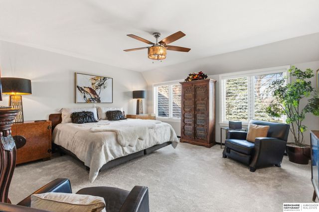 6724 Davenport Street, Omaha, NE 68132