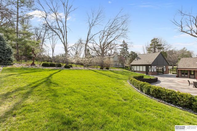 6724 Davenport Street, Omaha, NE 68132