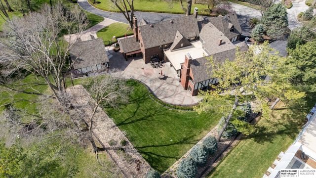 6724 Davenport Street, Omaha, NE 68132
