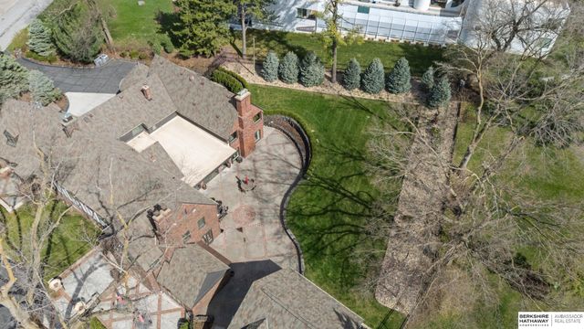 6724 Davenport Street, Omaha, NE 68132