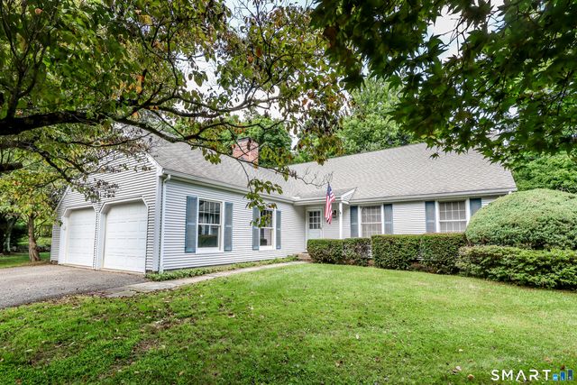 2 White Pine Drive, Brookfield, CT 06804