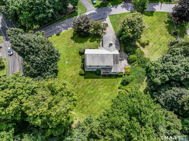 2 White Pine Drive, Brookfield, CT 06804