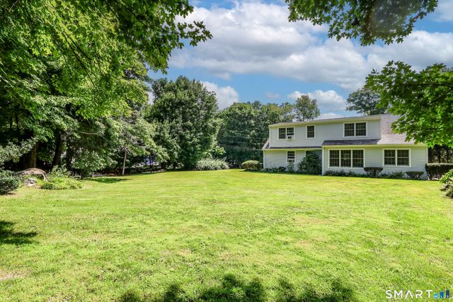 2 White Pine Drive, Brookfield, CT 06804