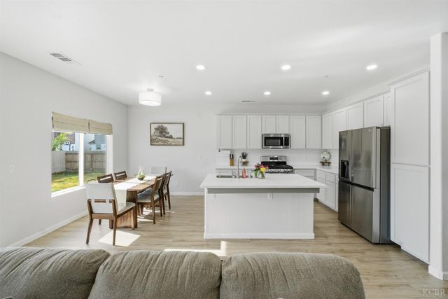 775 Kimball Lane, Hanford, CA 93230