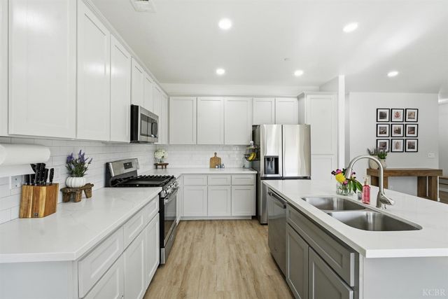 775 Kimball Lane, Hanford, CA 93230