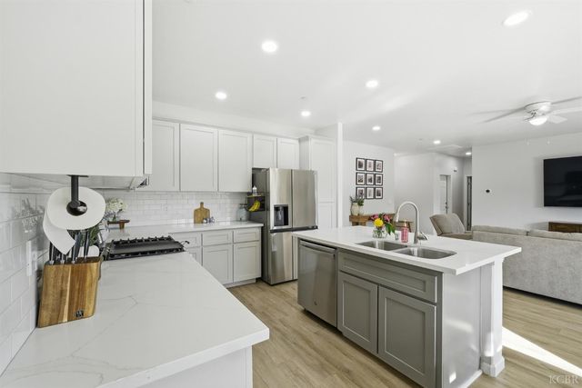 775 Kimball Lane, Hanford, CA 93230