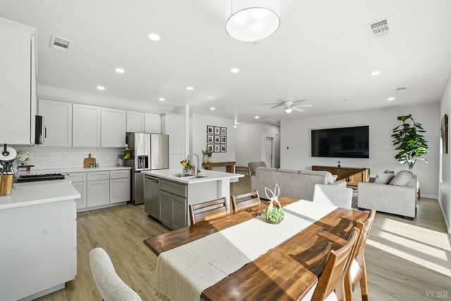 775 Kimball Lane, Hanford, CA 93230