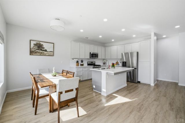 775 Kimball Lane, Hanford, CA 93230