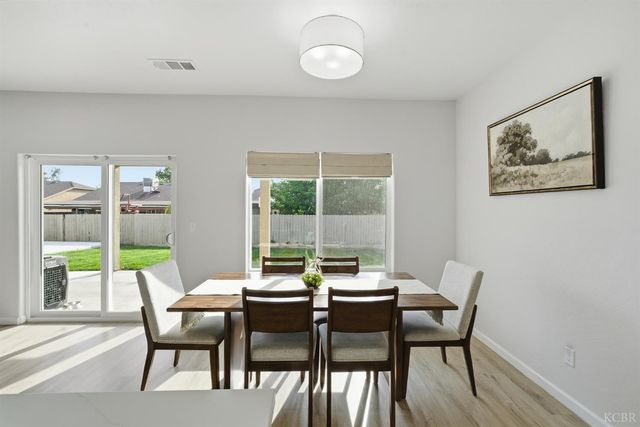 775 Kimball Lane, Hanford, CA 93230