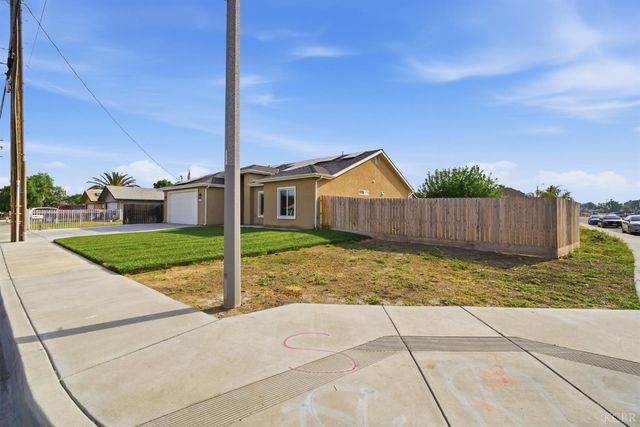 775 Kimball Lane, Hanford, CA 93230