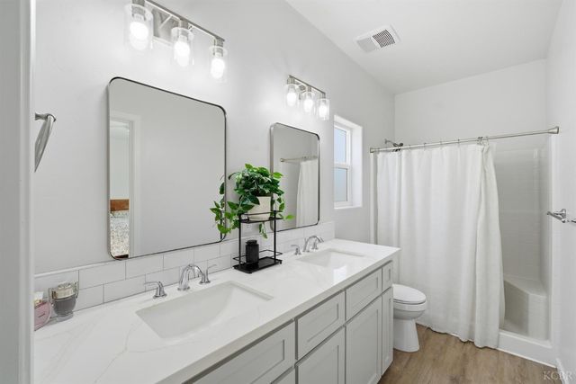 775 Kimball Lane, Hanford, CA 93230