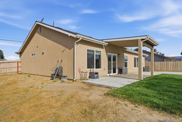 775 Kimball Lane, Hanford, CA 93230