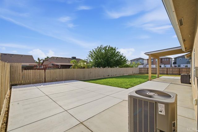 775 Kimball Lane, Hanford, CA 93230