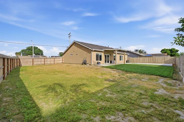 775 Kimball Lane, Hanford, CA 93230