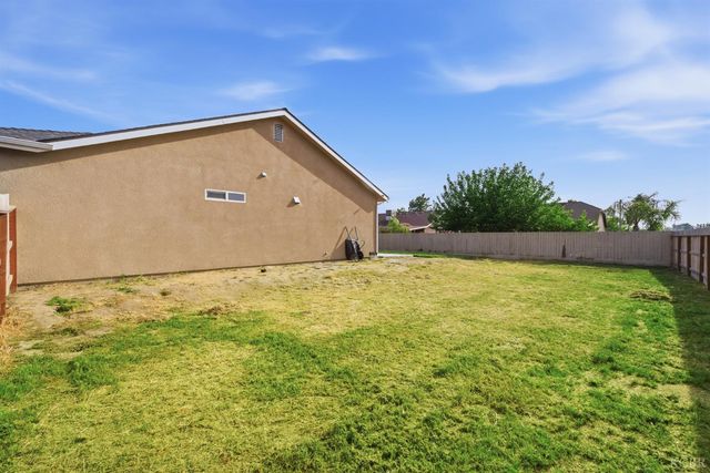 775 Kimball Lane, Hanford, CA 93230