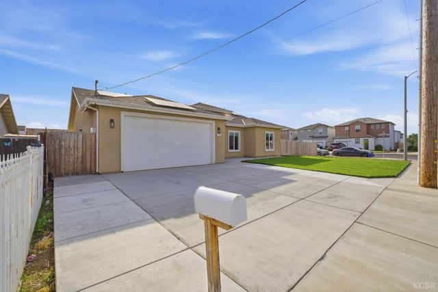 775 Kimball Lane, Hanford, CA 93230