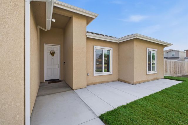 775 Kimball Lane, Hanford, CA 93230