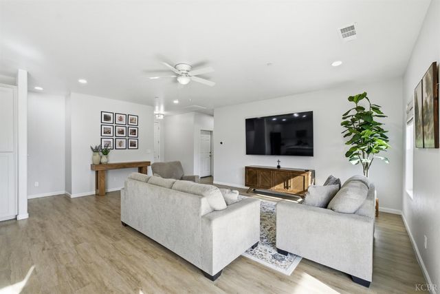 775 Kimball Lane, Hanford, CA 93230