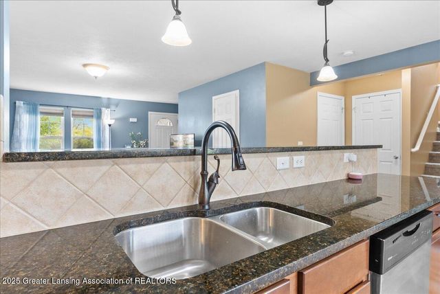 15080 Loxley Lane, Lansing, MI 48906