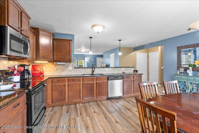 15080 Loxley Lane, Lansing, MI 48906