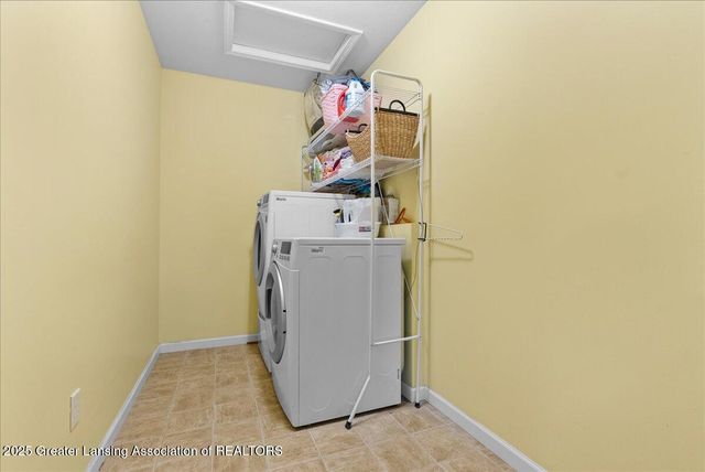 15080 Loxley Lane, Lansing, MI 48906