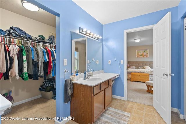 15080 Loxley Lane, Lansing, MI 48906