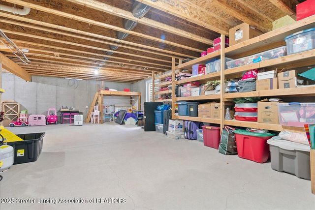 15080 Loxley Lane, Lansing, MI 48906