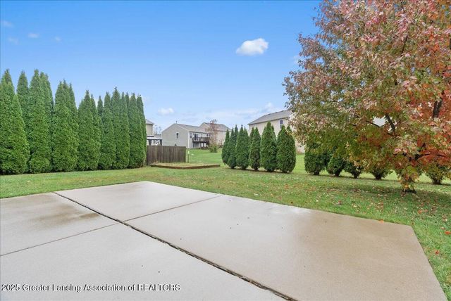 15080 Loxley Lane, Lansing, MI 48906