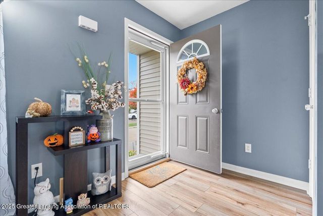 15080 Loxley Lane, Lansing, MI 48906