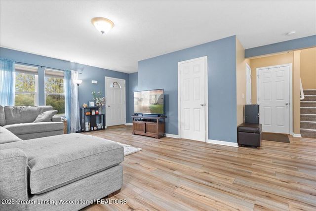 15080 Loxley Lane, Lansing, MI 48906