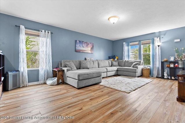 15080 Loxley Lane, Lansing, MI 48906