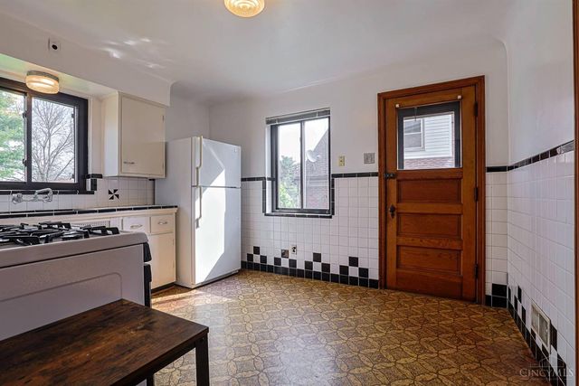 4228 Homelawn Avenue, Green Twp, OH 45211