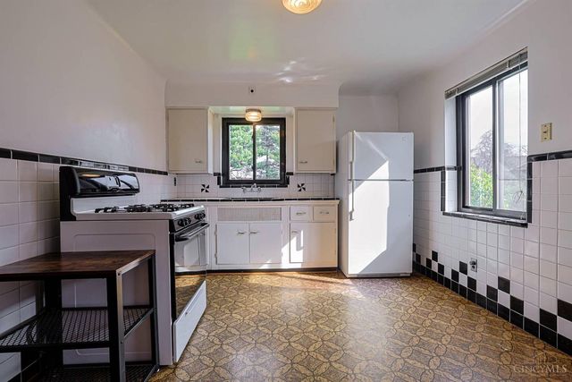 4228 Homelawn Avenue, Green Twp, OH 45211