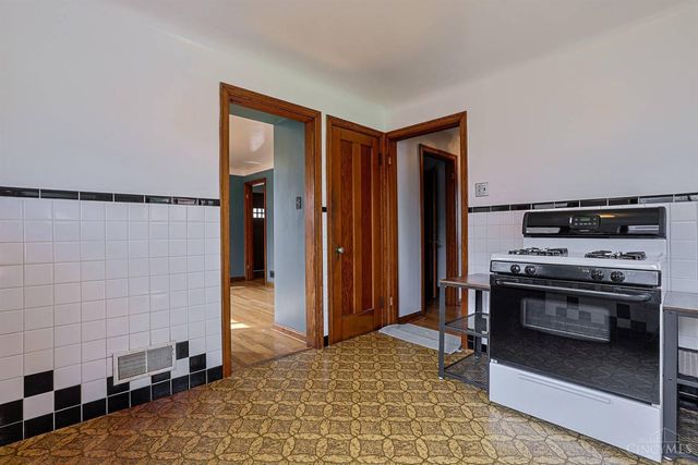 4228 Homelawn Avenue, Green Twp, OH 45211