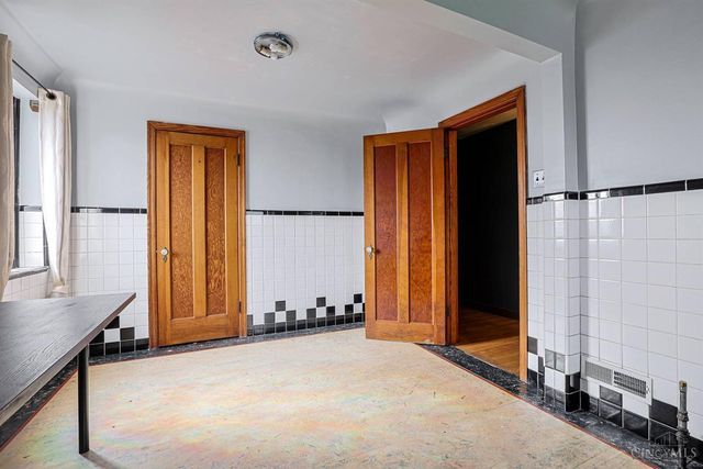 4228 Homelawn Avenue, Green Twp, OH 45211