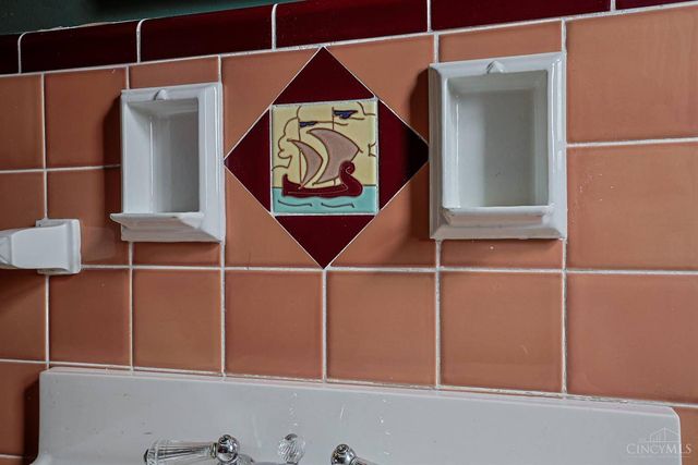 4228 Homelawn Avenue, Green Twp, OH 45211