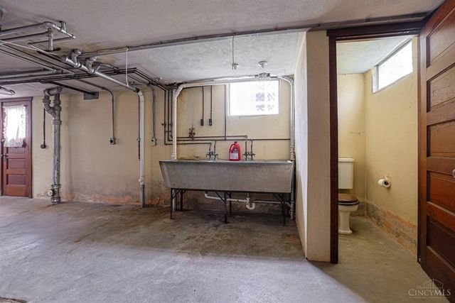 4228 Homelawn Avenue, Green Twp, OH 45211