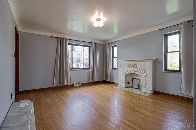 4228 Homelawn Avenue, Green Twp, OH 45211