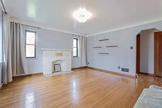 4228 Homelawn Avenue, Green Twp, OH 45211