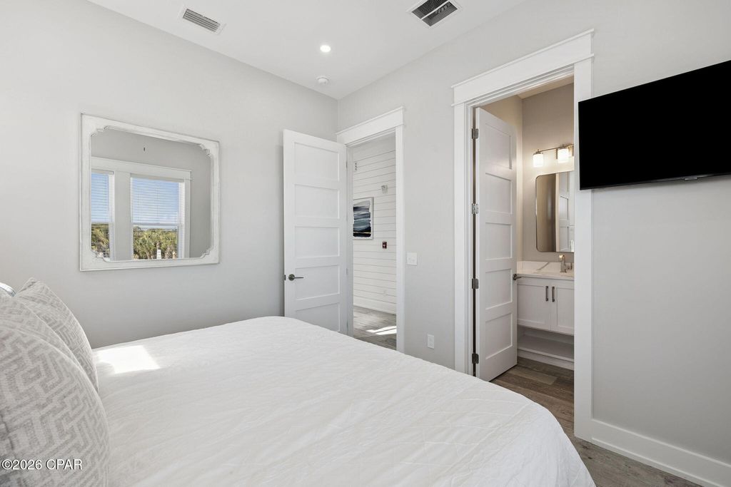 Image 37 of property listing at 16525 Front Beach Road, Panama City Beach, FL 32413