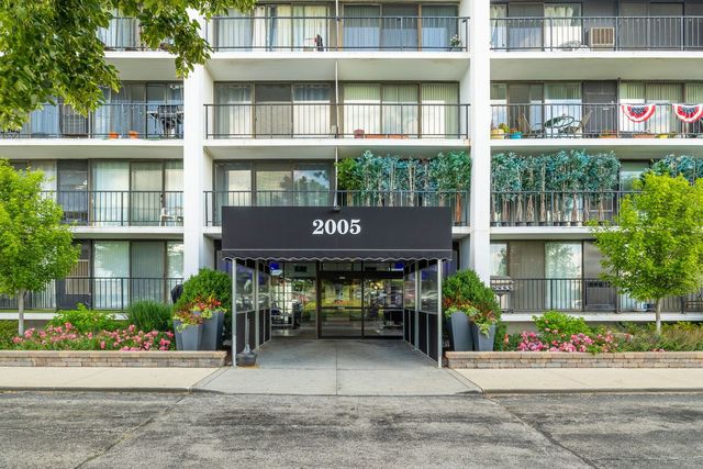 2005 S Finley Road 1204, Lombard, IL 60148