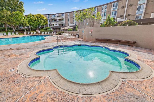 3050 Rue D'Orleans 101, San Diego, CA 92110